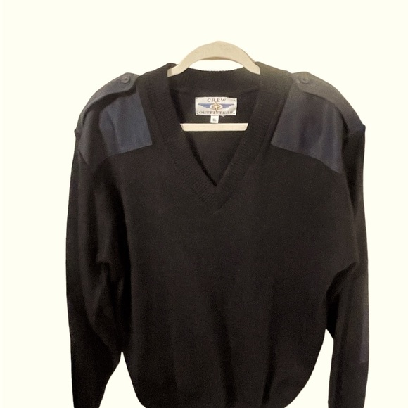 Crew OUTFITTERS SWEATER - Picture 1 of 11
